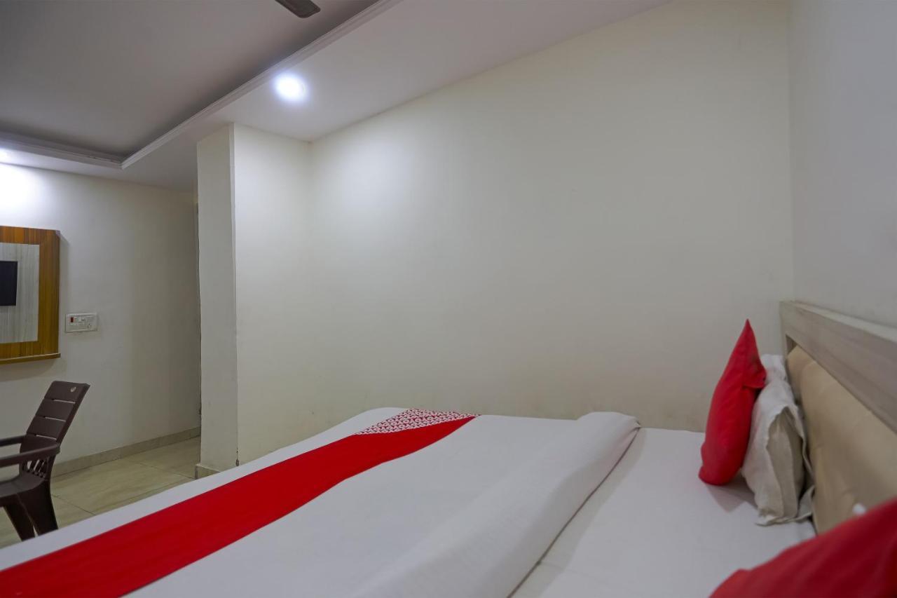 Oyo Flagship 79289 Hotel Grand Keshav 加济阿巴德 外观 照片